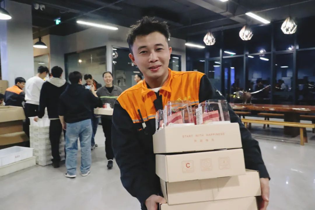 人文眷注 | 冬日暖阳 共庆生辰--金海不锈钢第四序度员工整体生日会乐成举行_广东金；；；；；Ｑだ眉庞邢薰 - 不锈钢 - 商业 - 物流