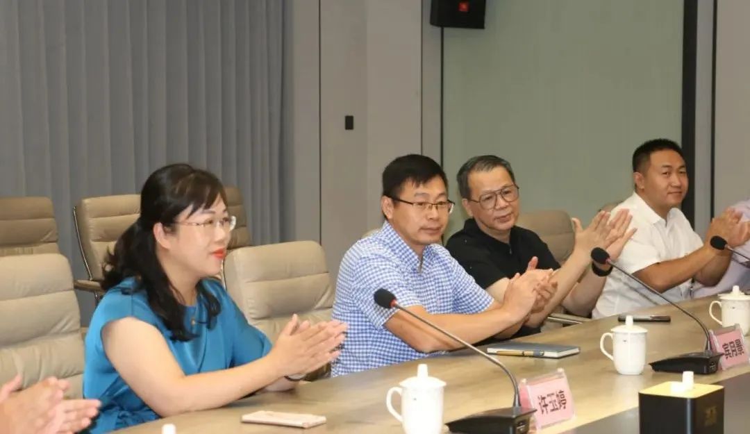 社会公益 | 爱心助学 激励优异—“金海奖学金”在梧州学院正式设立！_广东金海唬；Ｑだ眉庞邢薰 - 不锈钢 - 商业 - 物流