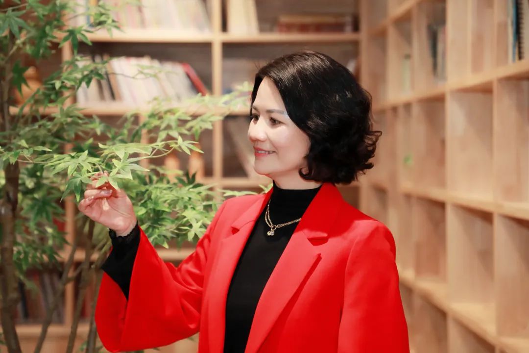 娟姐新年寄语 | 2023，，，，，向风而行 逐光奔驰_广东金；；；Ｑだ眉庞邢薰 - 不锈钢 - 商业 - 物流