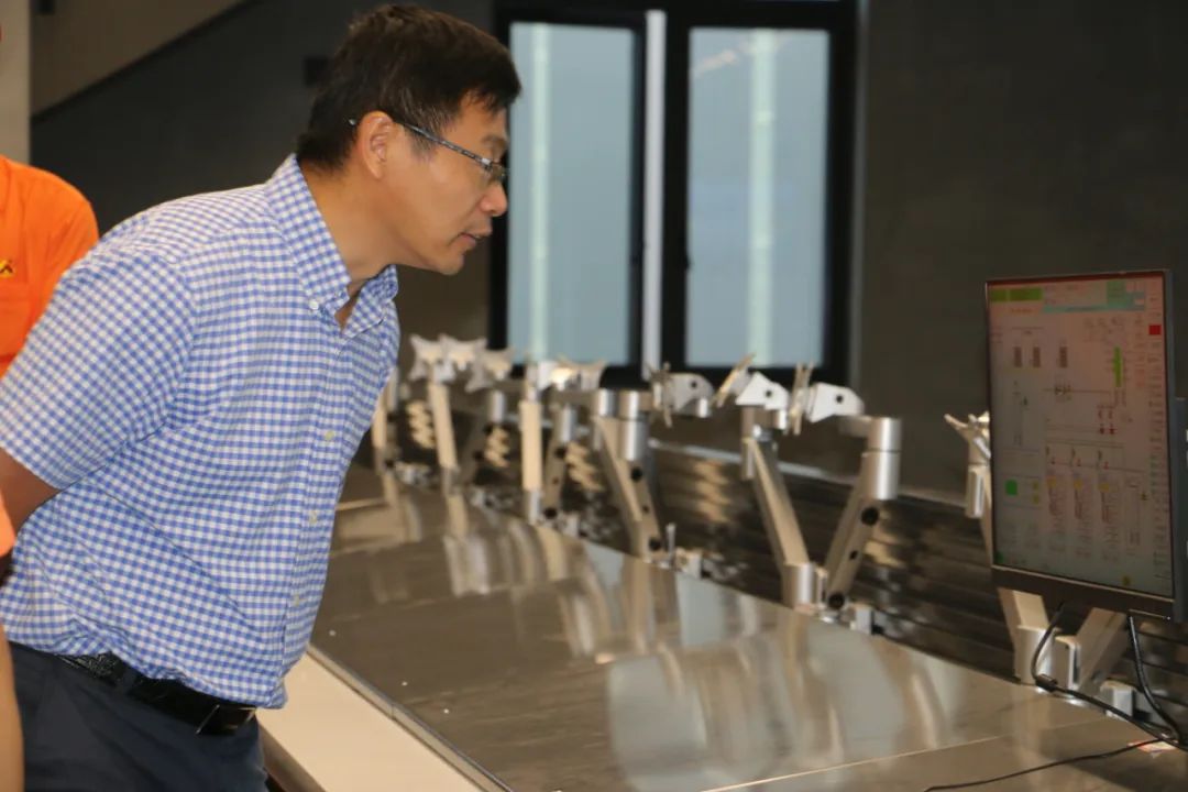 社会公益 | 爱心助学 激励优异—“金海奖学金”在梧州学院正式设立！_广东金海唬；Ｑだ眉庞邢薰 - 不锈钢 - 商业 - 物流