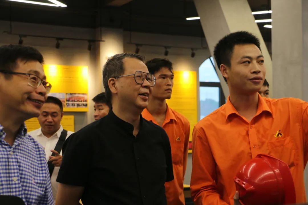 社会公益 | 爱心助学 激励优异—“金海奖学金”在梧州学院正式设立！_广东金海唬；Ｑだ眉庞邢薰 - 不锈钢 - 商业 - 物流
